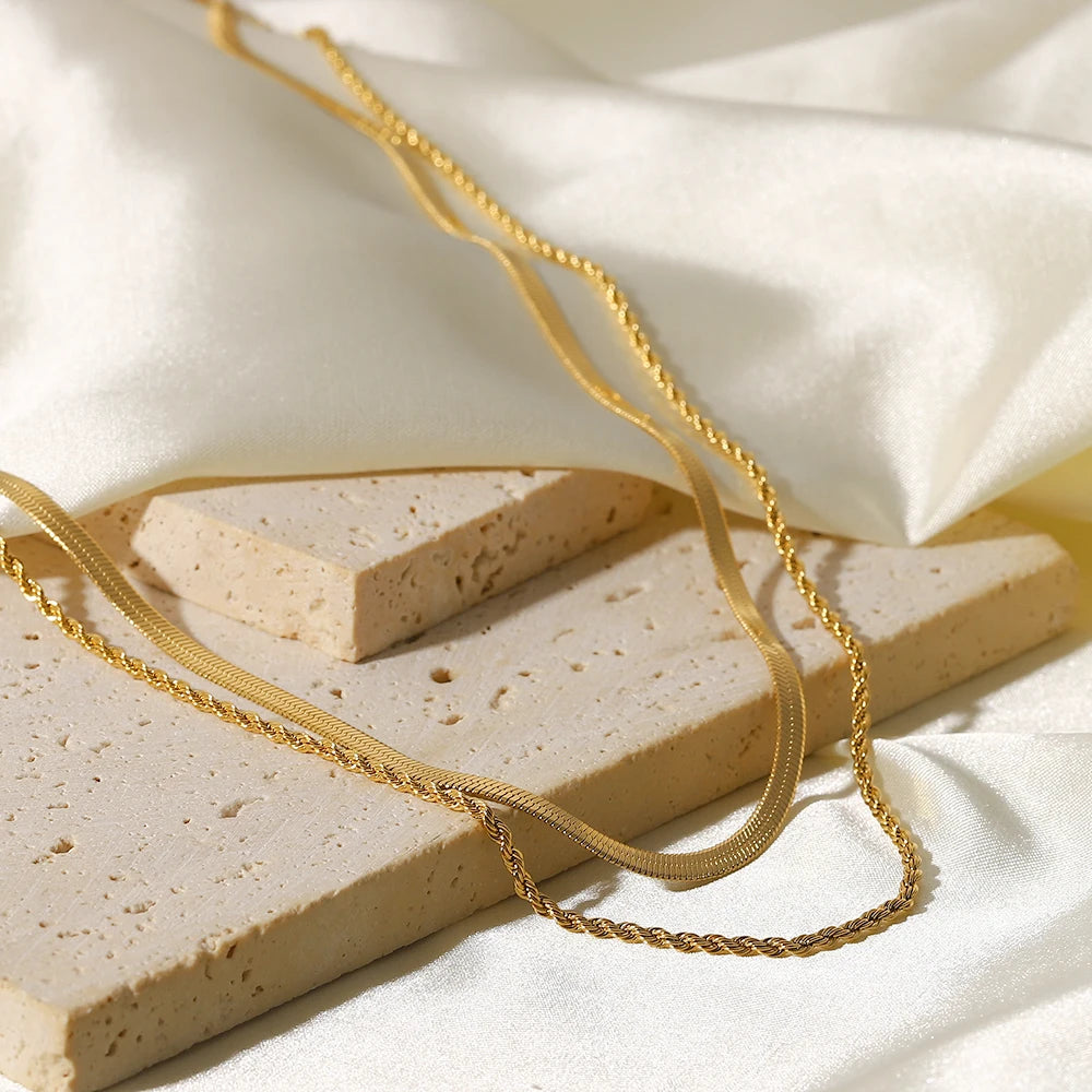 The Golden Flow Necklace
