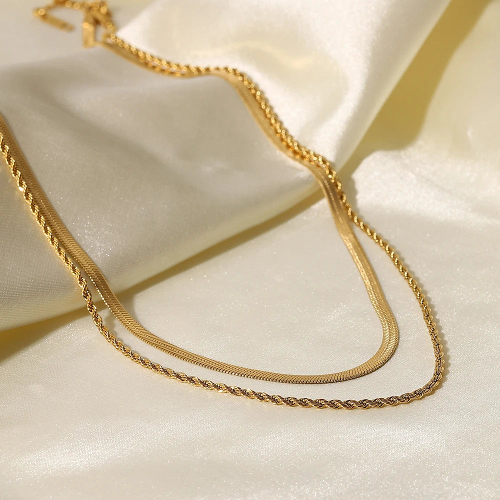 The Golden Flow Necklace