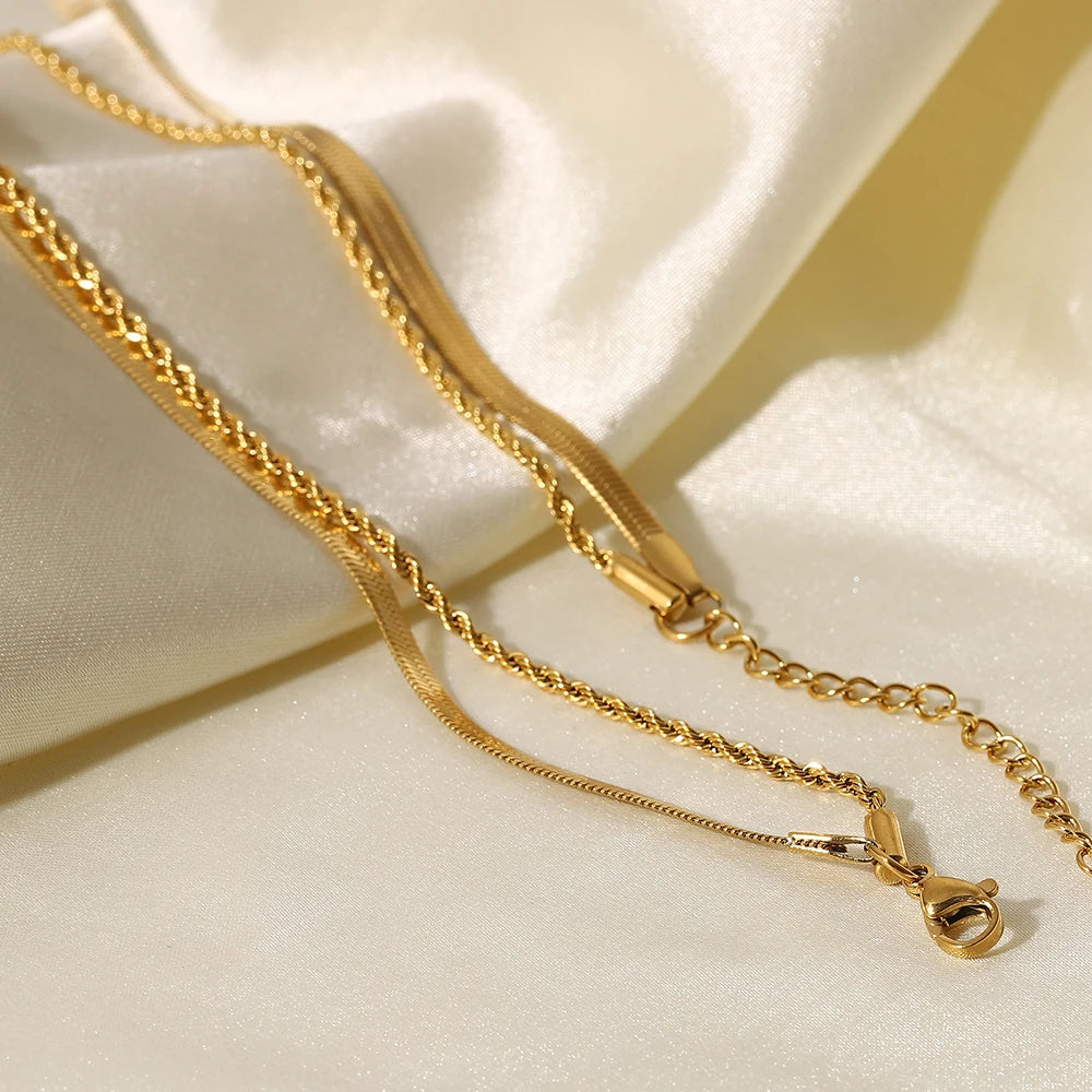 The Golden Flow Necklace