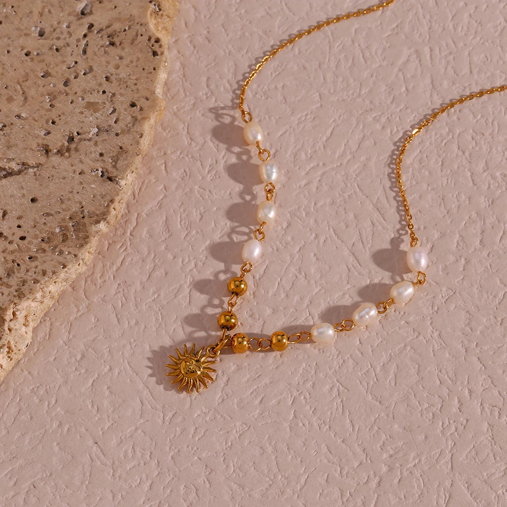 Ray of Pearl Necklace