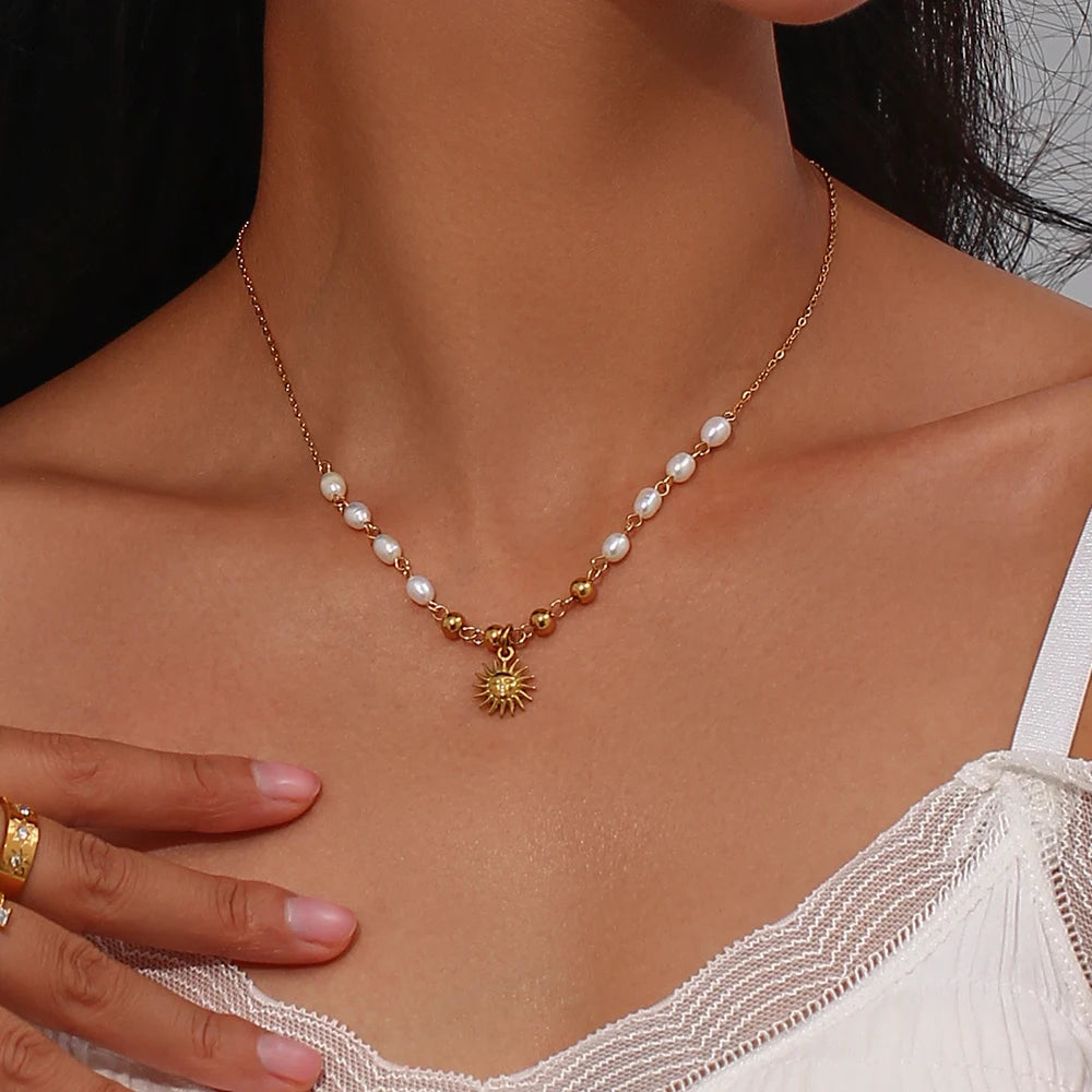 Ray of Pearl Necklace