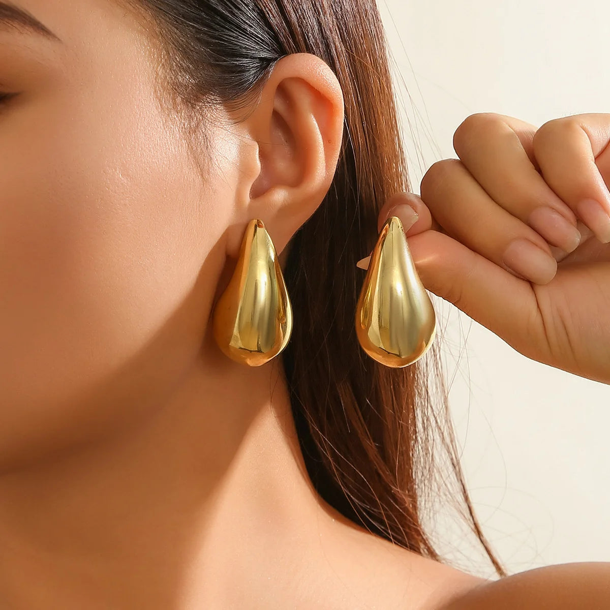 Bold Orbit Hoops