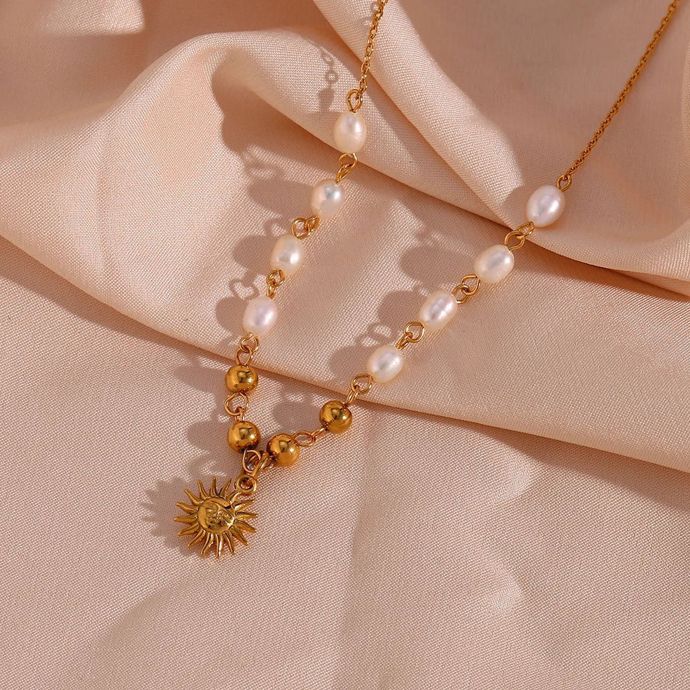Ray of Pearl Necklace