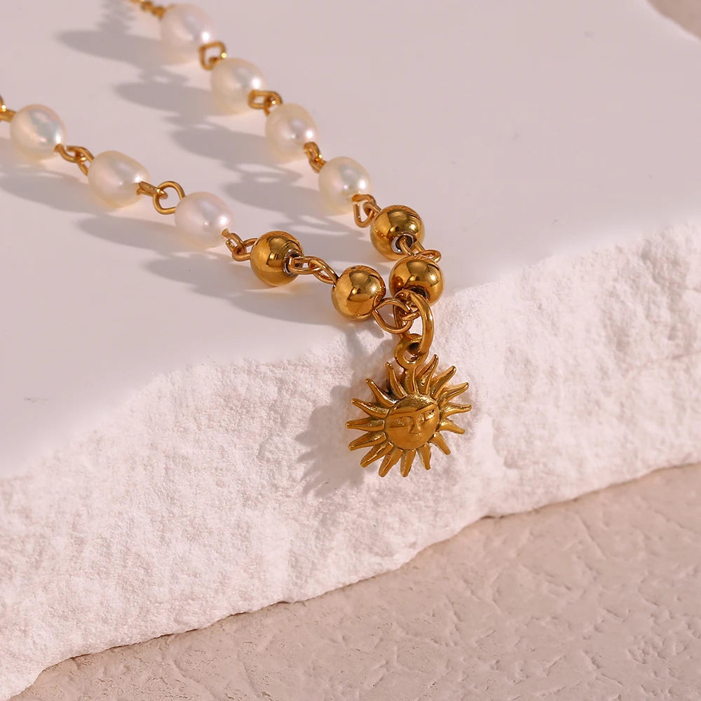 Ray of Pearl Necklace