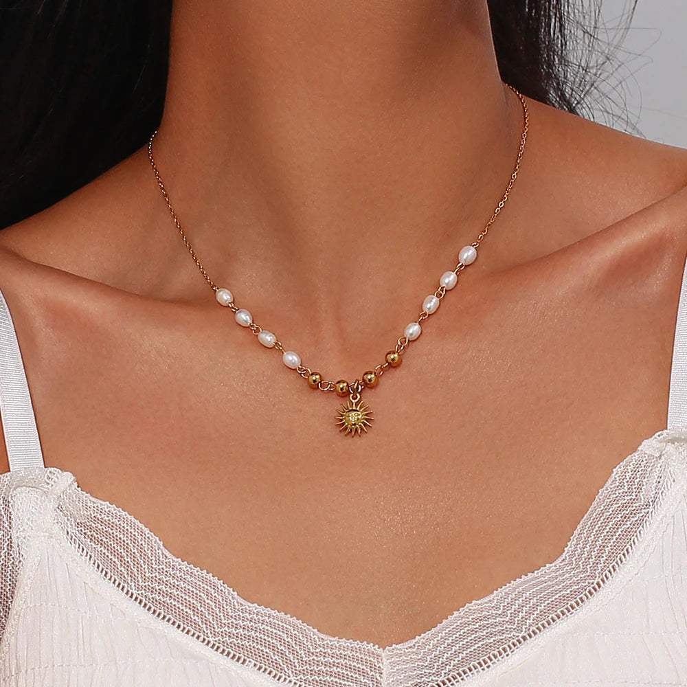 Ray of Pearl Necklace